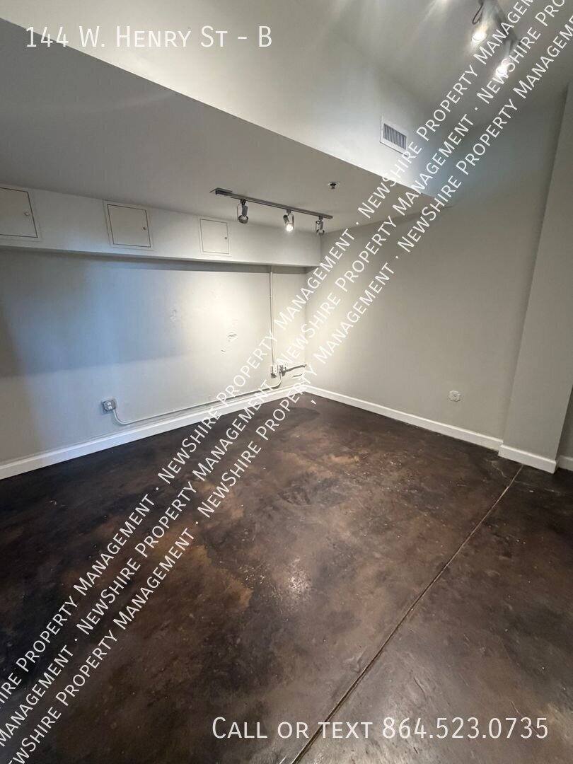Apartment for rent at 144 W Henry St #B, Spartanburg, SC 29306