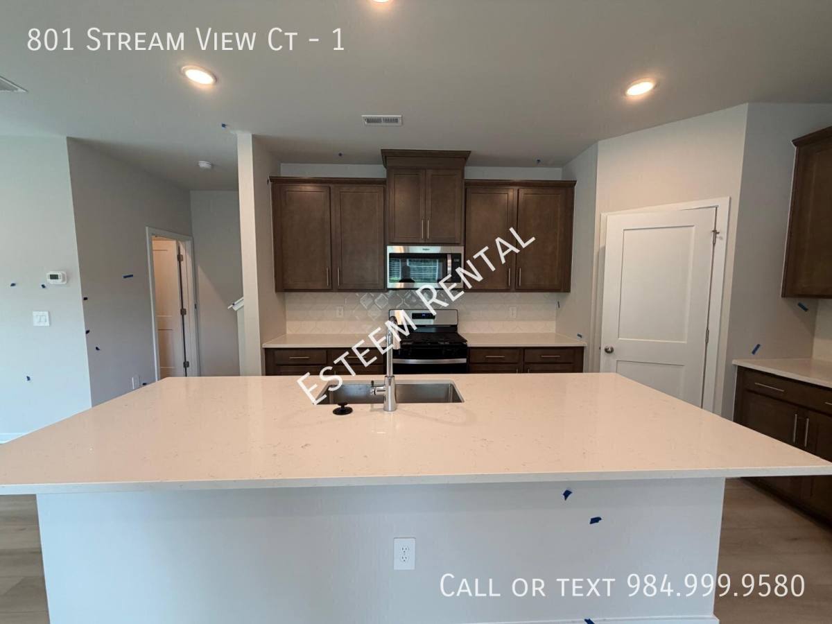 Townhouse for rent at 801 Stream View Court #1, Mebane, NC 27302