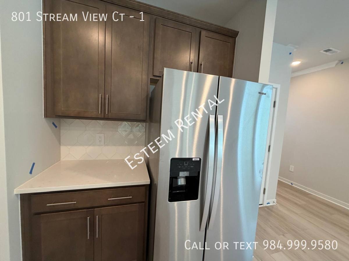 Townhouse for rent at 801 Stream View Court #1, Mebane, NC 27302