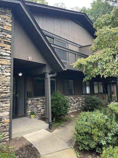 Townhouse for rent at 88 Laurelwood Circle W #10, Hendersonville, NC 28791