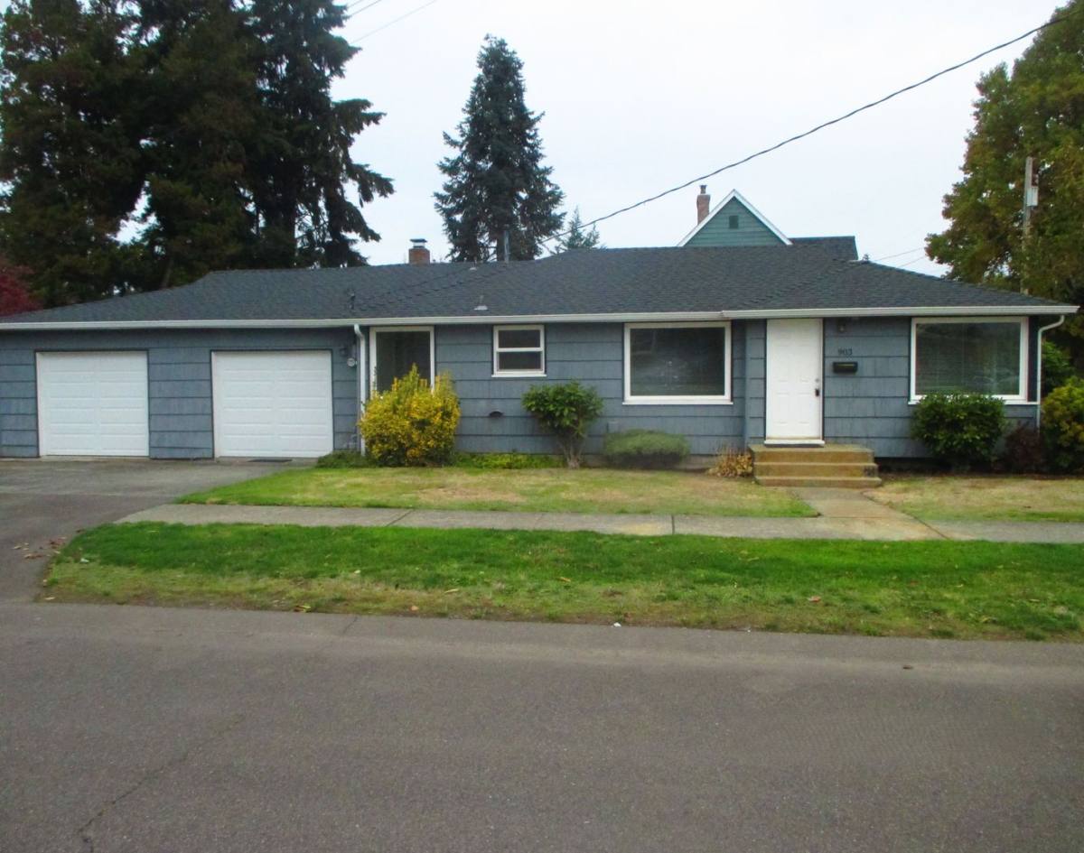 House for rent at 903 5th Ave NW, Puyallup, WA 98371