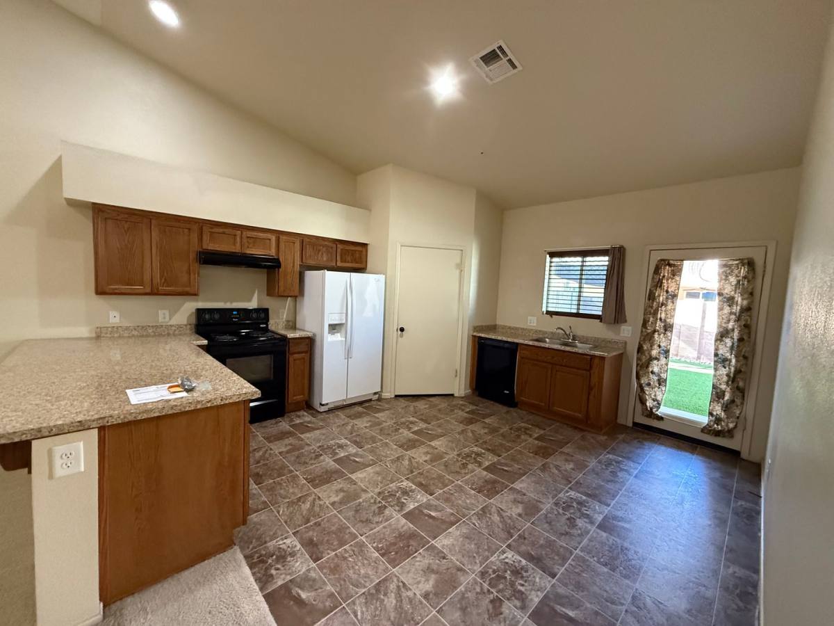 3038 S Todd Ave, Yuma, AZ 85365 - Condo for Rent - Image 7