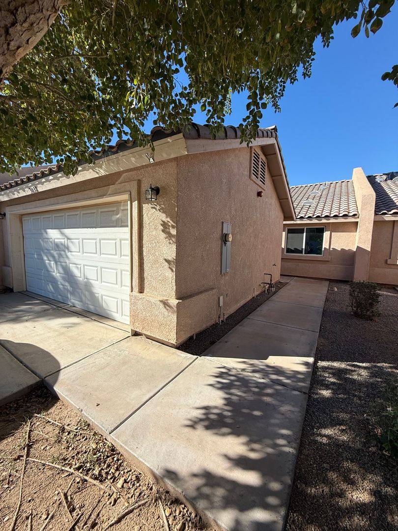 3038 S Todd Ave, Yuma, AZ 85365 - Condo for Rent - Image 2