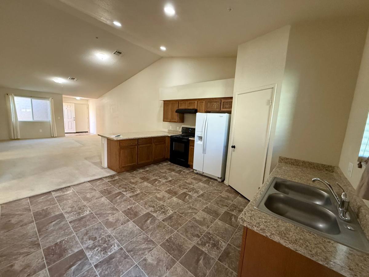 3038 S Todd Ave, Yuma, AZ 85365 - Condo for Rent - Image 8