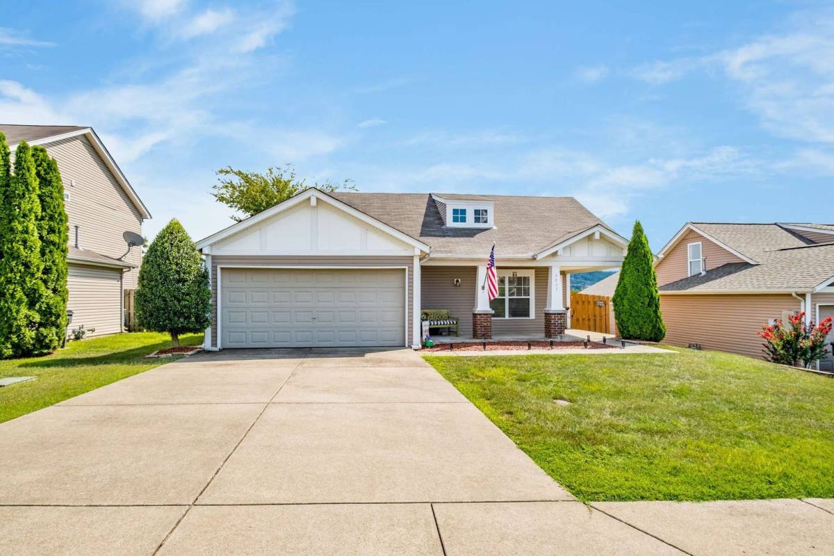 House for rent at 3637 Crossbrooke Dr, Nashville, TN 37221