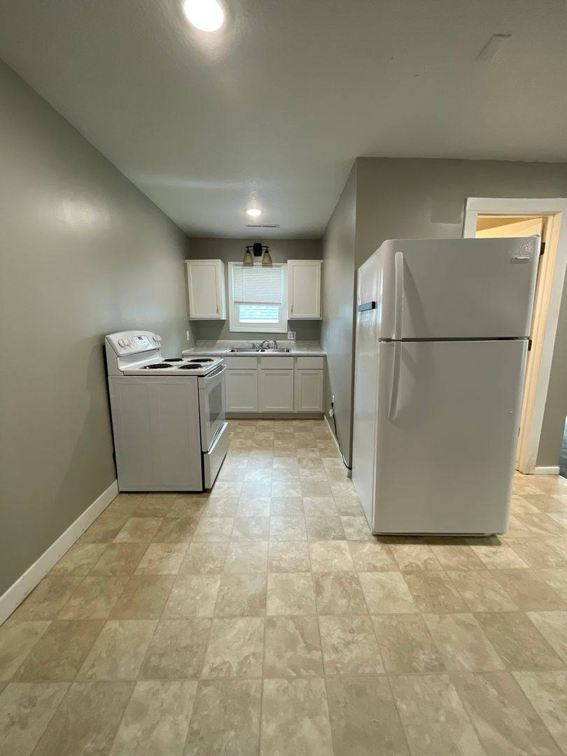 Apartment for rent at 816 Congress St, Emporia, KS 66801