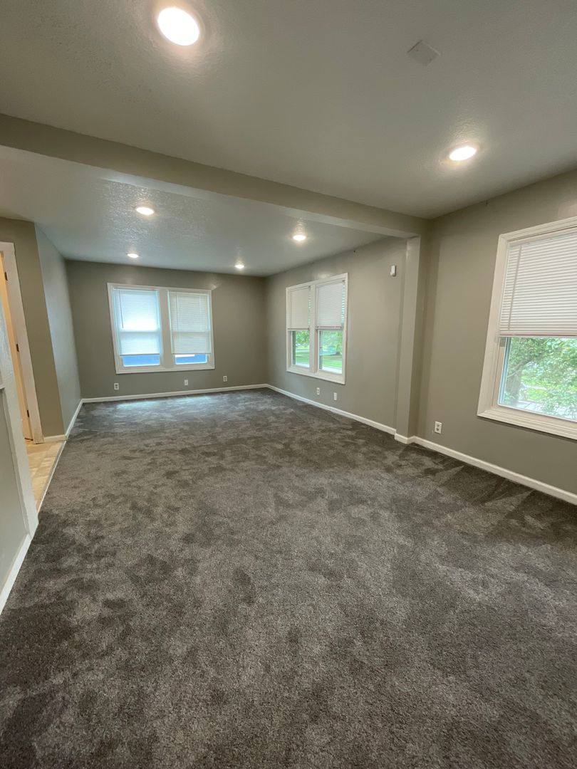 Apartment for rent at 816 Congress St, Emporia, KS 66801
