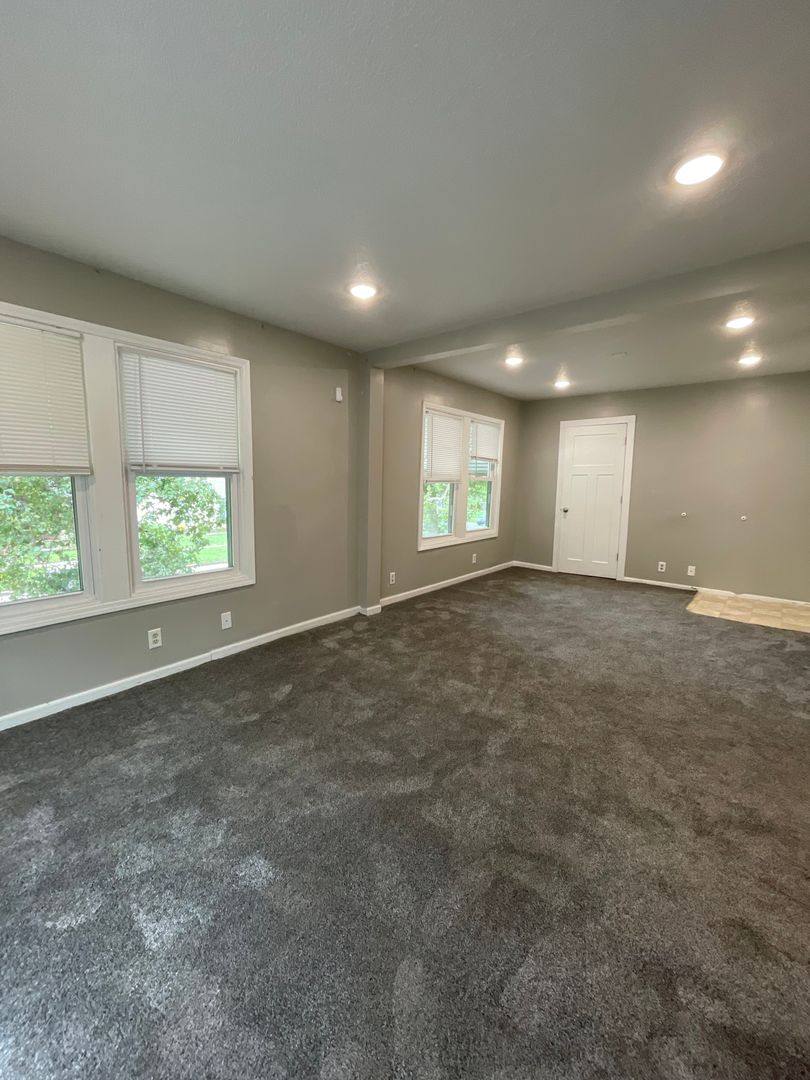 Apartment for rent at 816 Congress St, Emporia, KS 66801