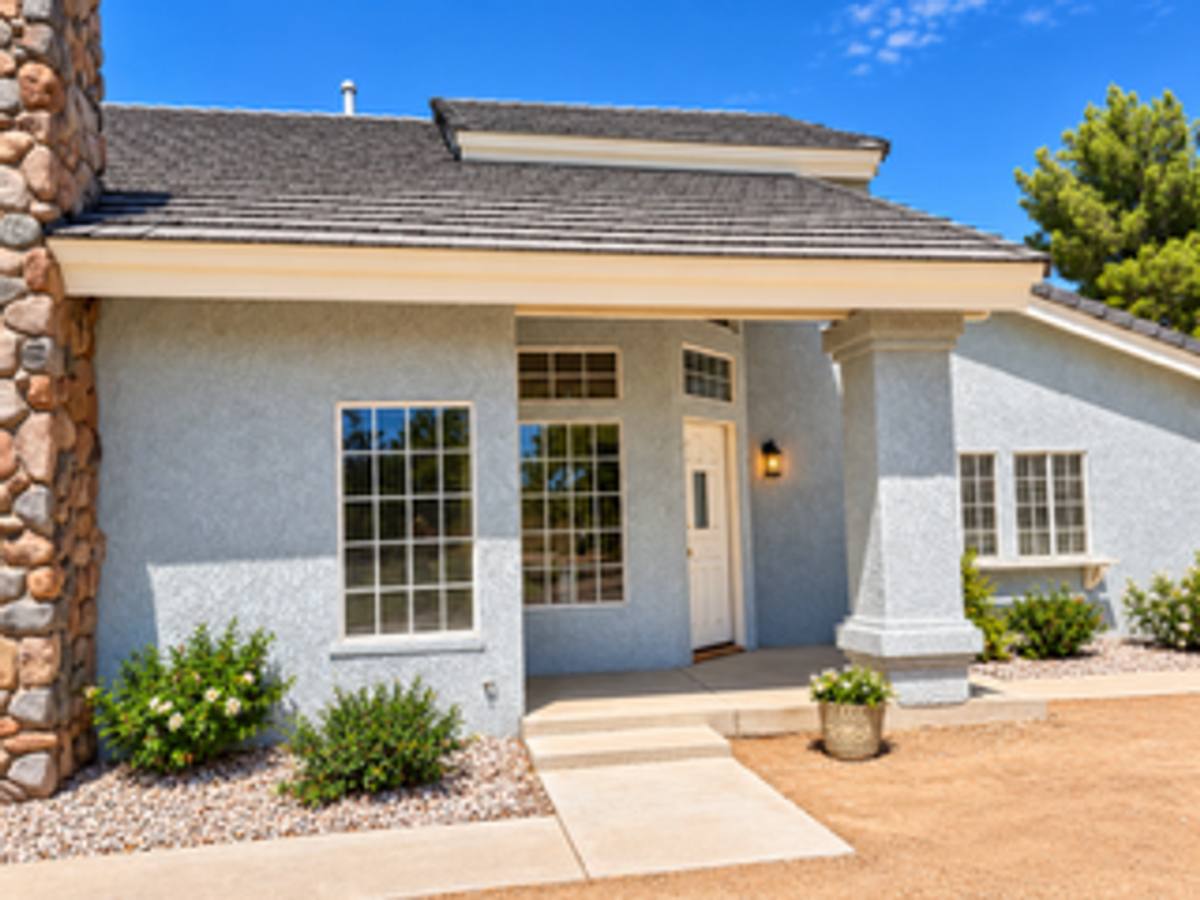 House for rent at 14260 Mandan Rd, Apple Valley, CA 92307