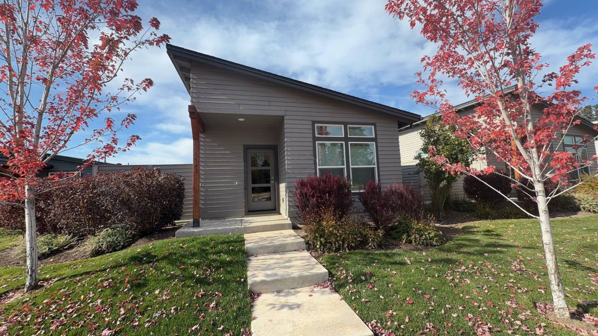 House for rent at 1542 NE Butler Market Rd, Bend, OR 97701