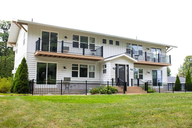 Apartment for rent at 287 S Third Ave #5, Fruitport, MI 49415