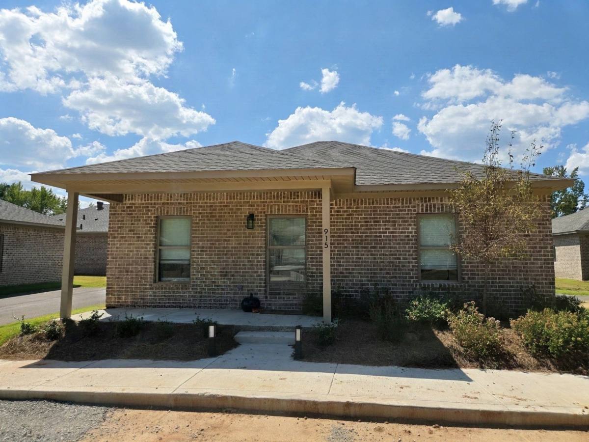 Townhouse for rent at Lamar Landing, 4851 S Lamar Blvd, Oxford, MS 38655