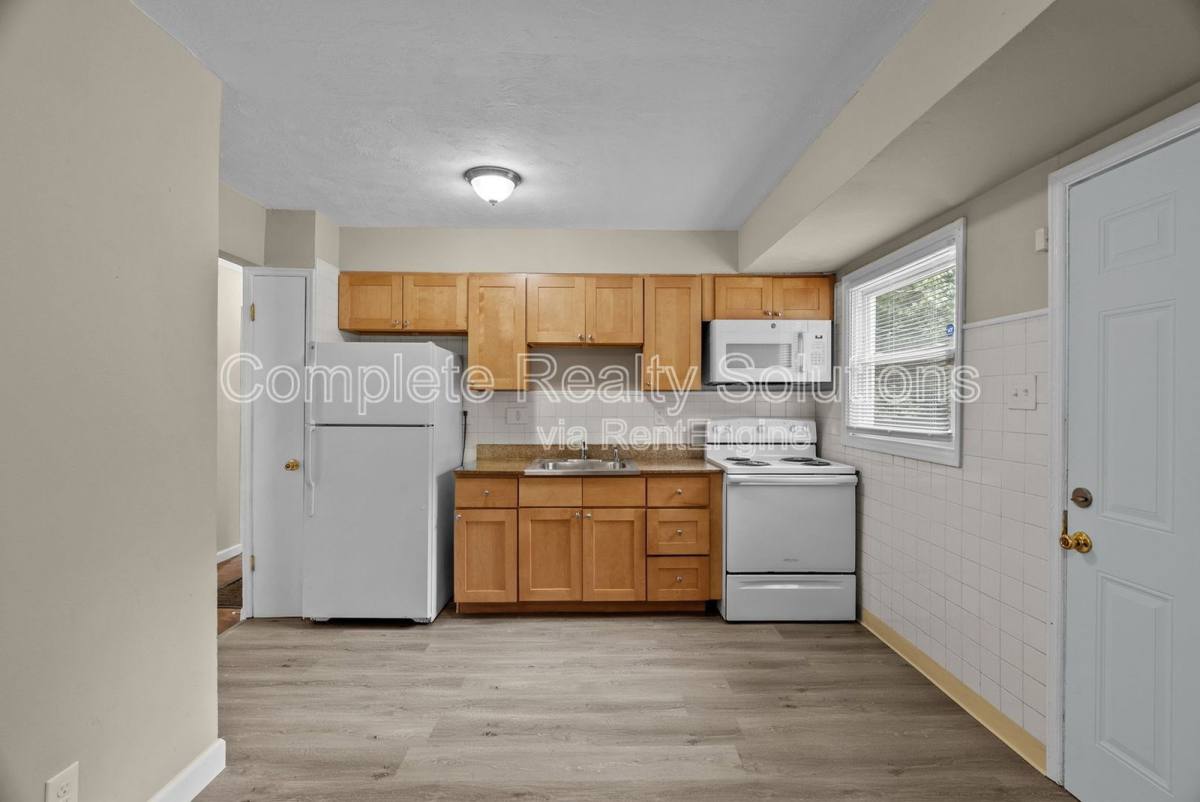 House for rent at 270 Estridge Rd, St. Louis, MO 63137
