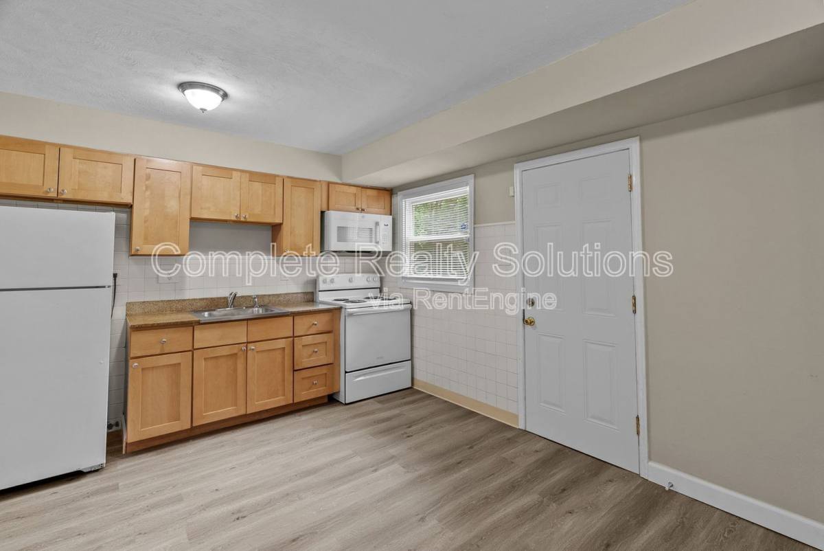 House for rent at 270 Estridge Rd, St. Louis, MO 63137