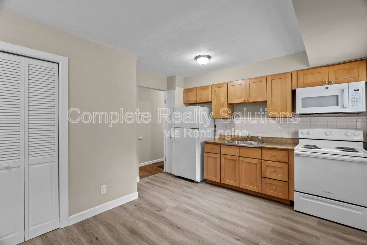 House for rent at 270 Estridge Rd, St. Louis, MO 63137