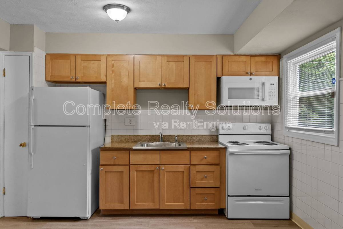 House for rent at 270 Estridge Rd, St. Louis, MO 63137