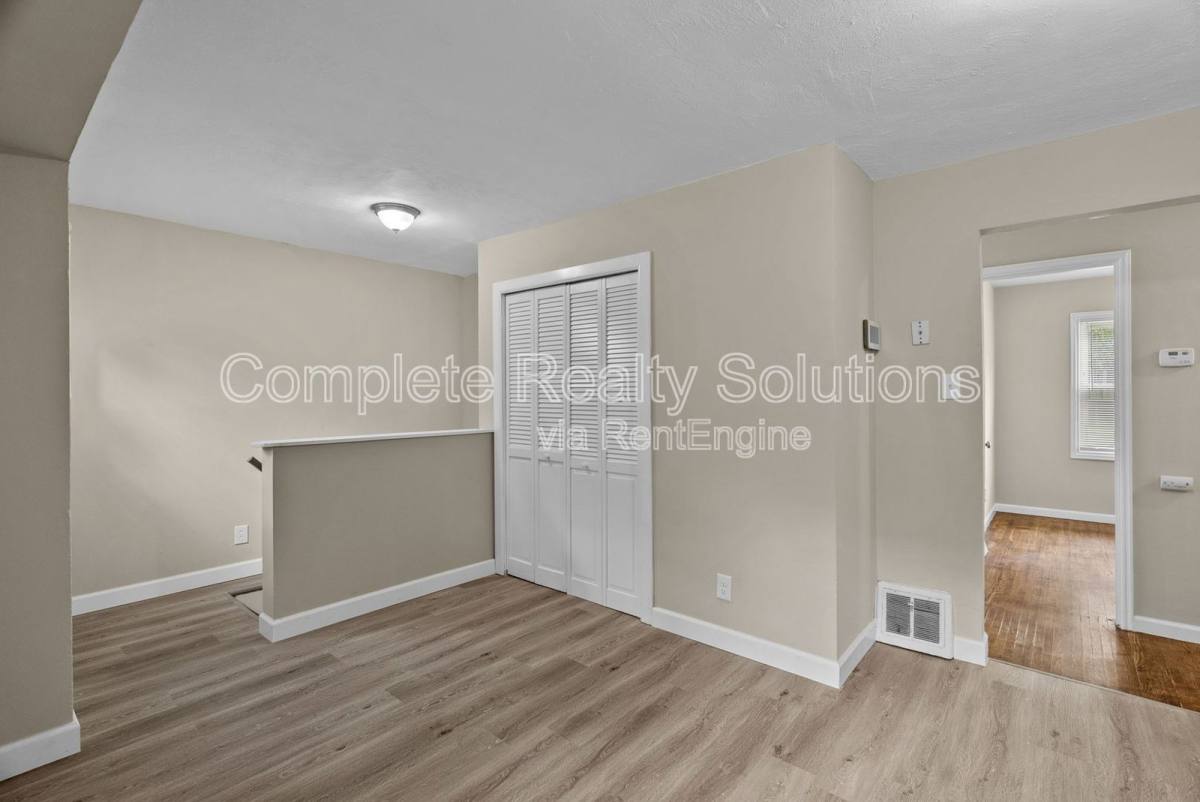 House for rent at 270 Estridge Rd, St. Louis, MO 63137