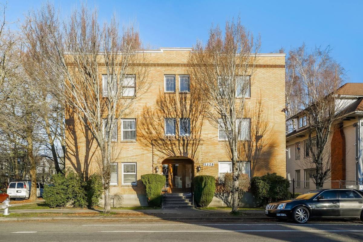 Apartment for rent at 1325 6th Ave #4, Tacoma, WA 98405