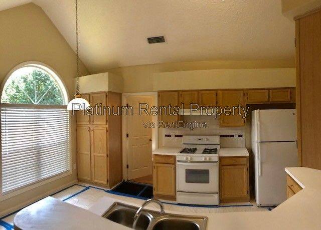 House for rent at 105 Riversong Dr, Alpharetta, GA 30022