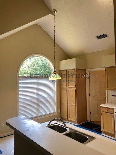 House for rent at 105 Riversong Dr, Alpharetta, GA 30022