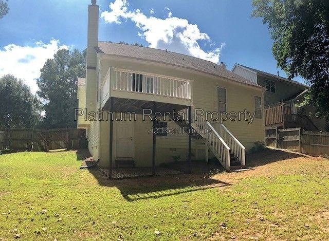 House for rent at 105 Riversong Dr, Alpharetta, GA 30022