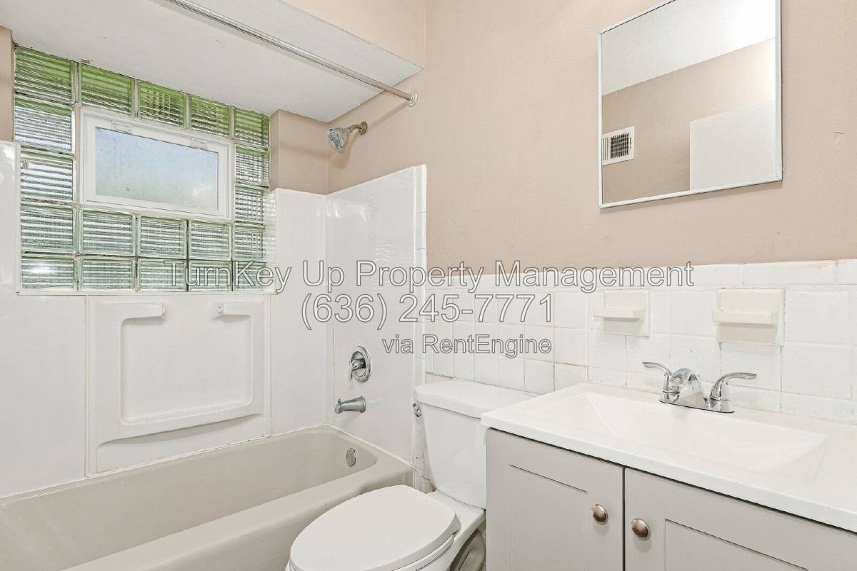 House for rent at 9922 Norwich Dr, St. Louis, MO 63137