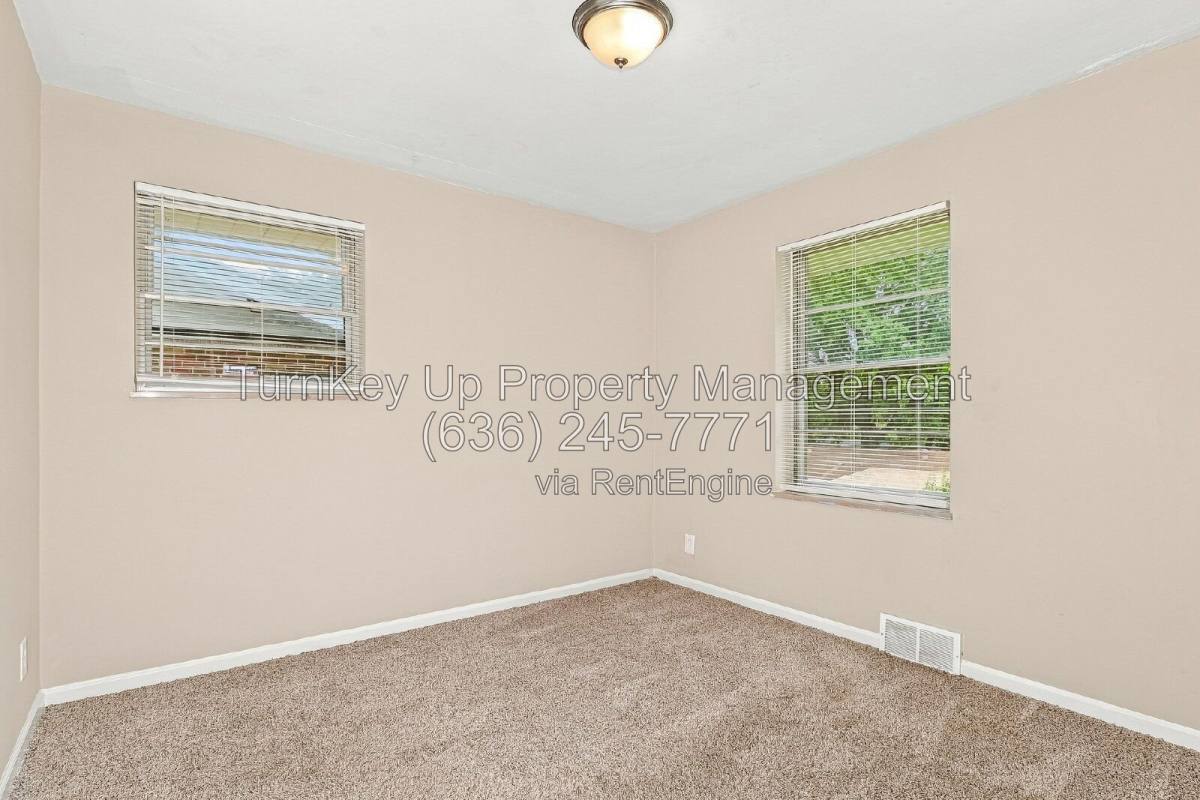 House for rent at 9922 Norwich Dr, St. Louis, MO 63137