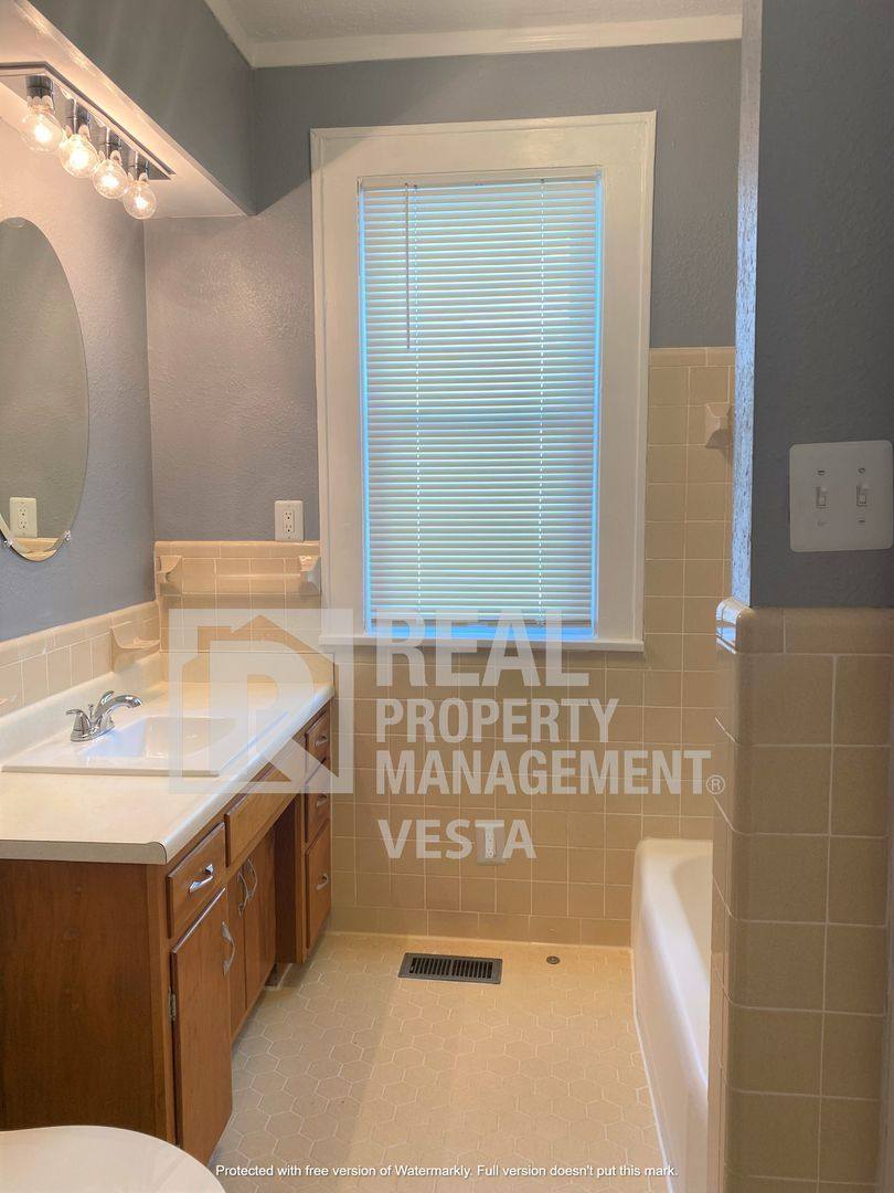 House for rent at 1349 Hillyer Ave, Macon, GA 31204