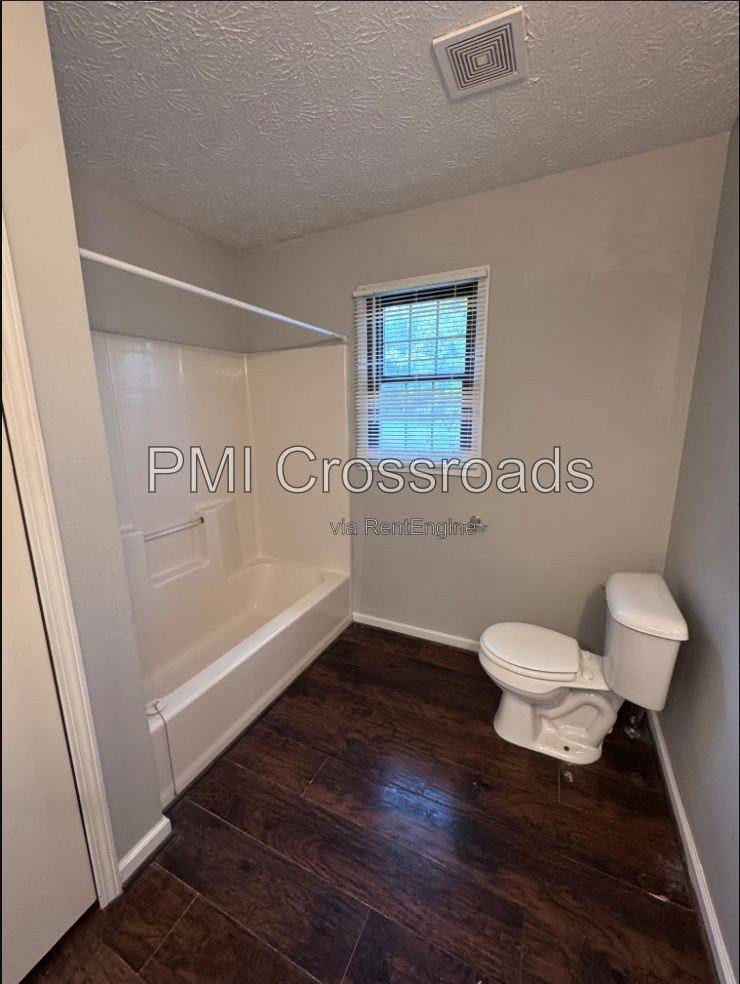 Apartment for rent at 1120 Applegrove St NW, North Canton, OH 44720