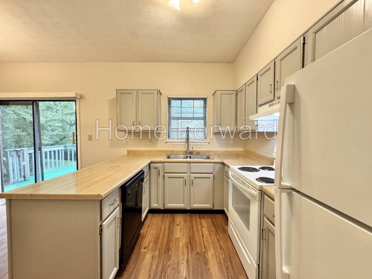 House for rent at 3118 High Ridge Dr, Lexington, KY 40517