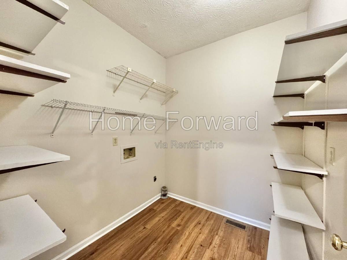 House for rent at 3118 High Ridge Dr, Lexington, KY 40517