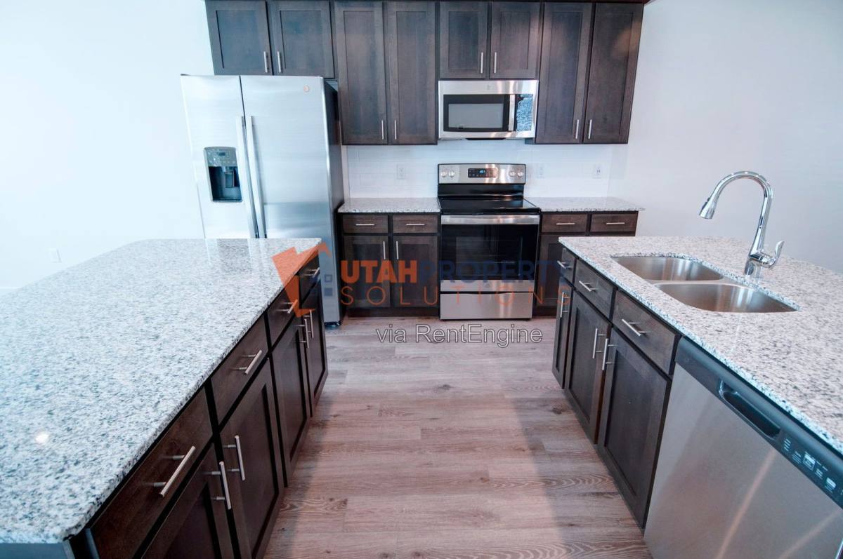 Townhouse for rent at 1029 W 400 S, American Fork, UT 84003