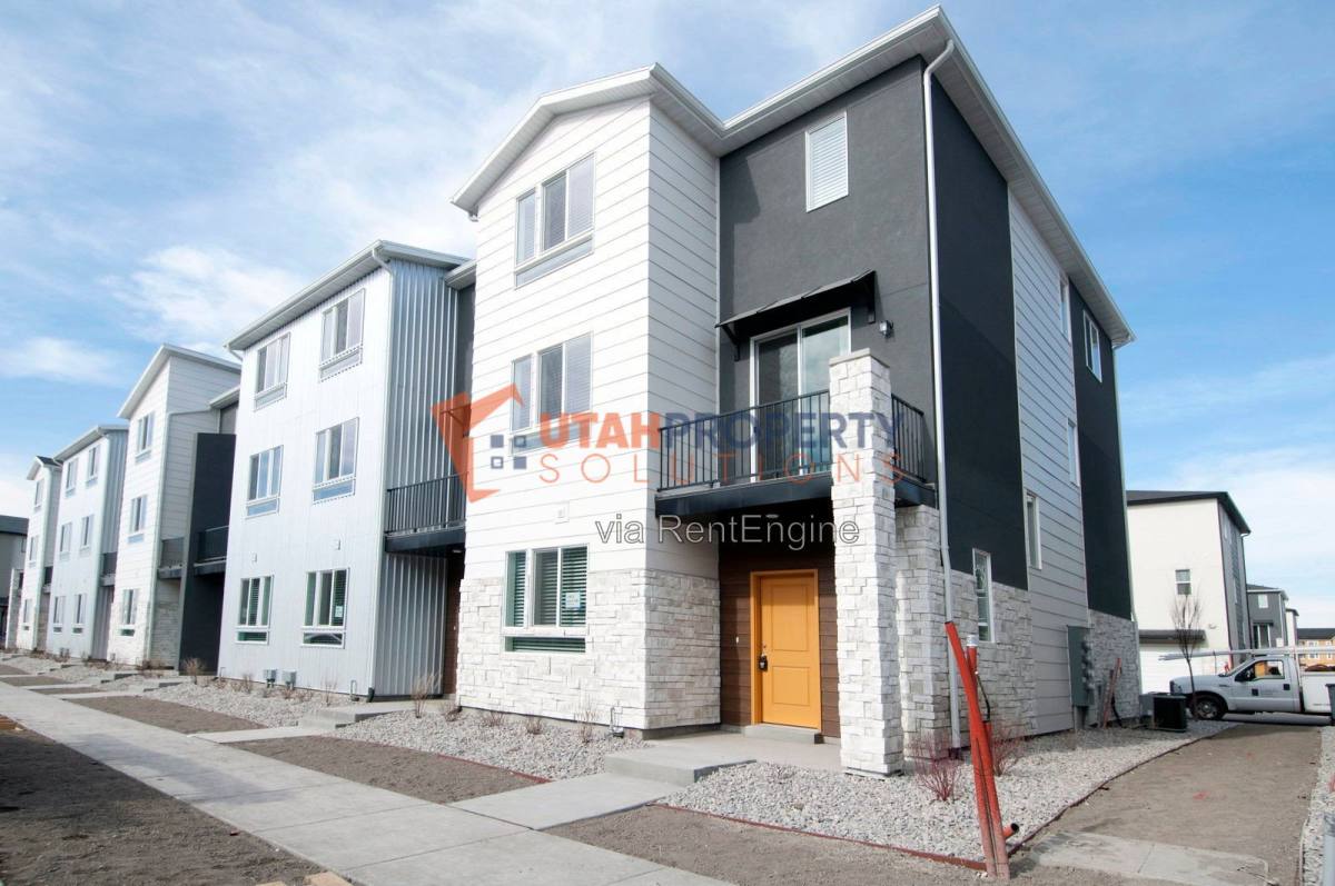 Townhouse for rent at 1029 W 400 S, American Fork, UT 84003