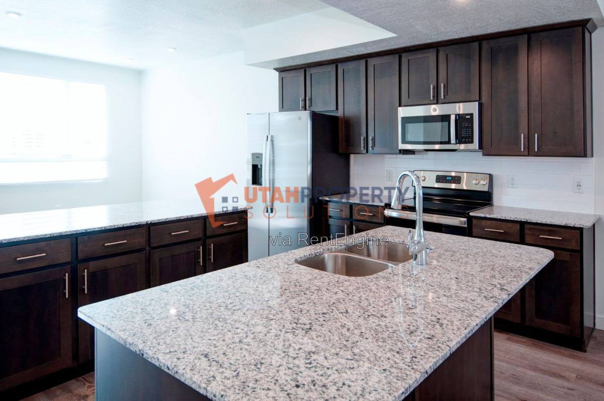 Townhouse for rent at 1029 W 400 S, American Fork, UT 84003