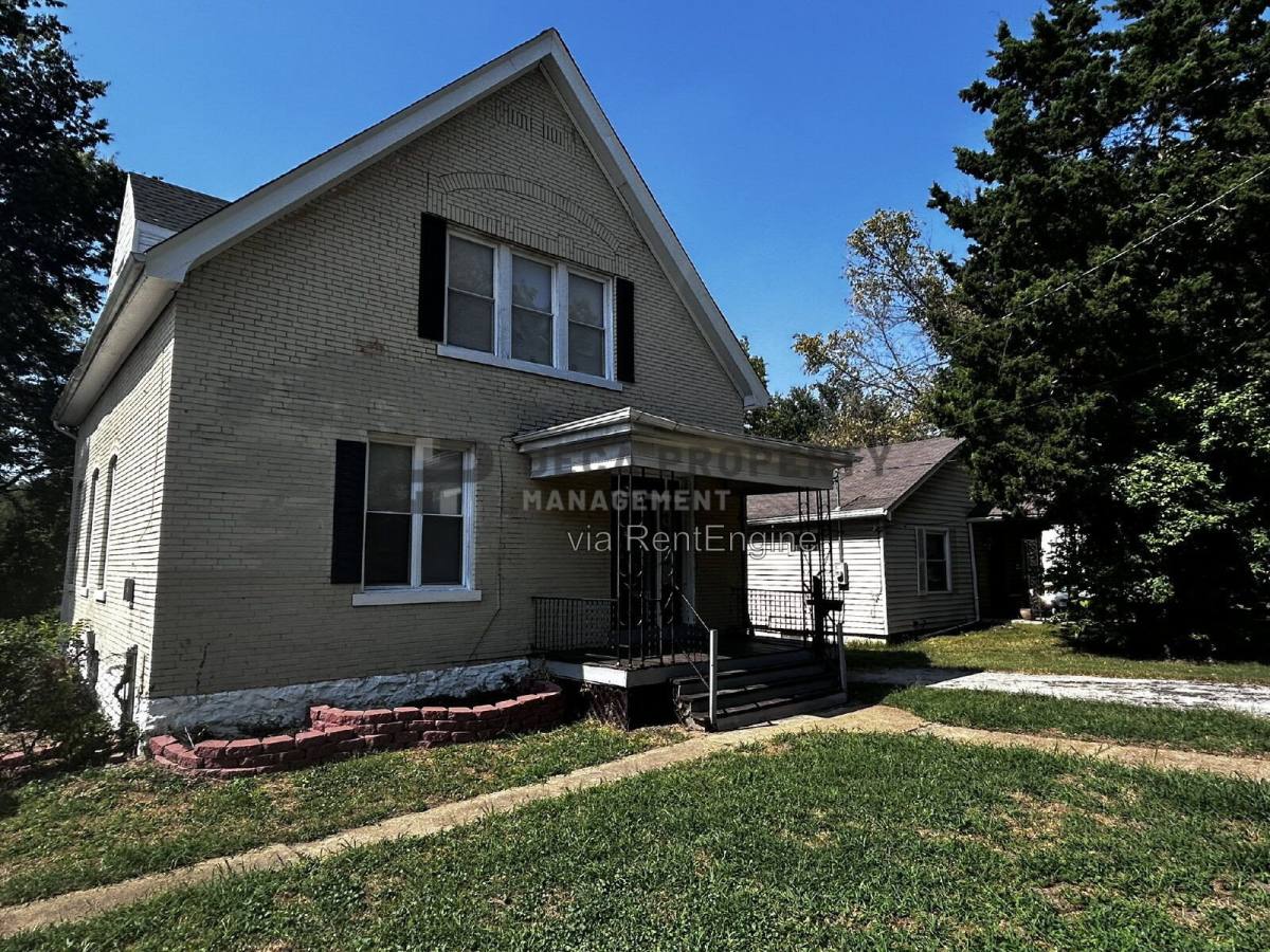 House for rent at 1555 Salerno Dr, St. Louis, MO 63133