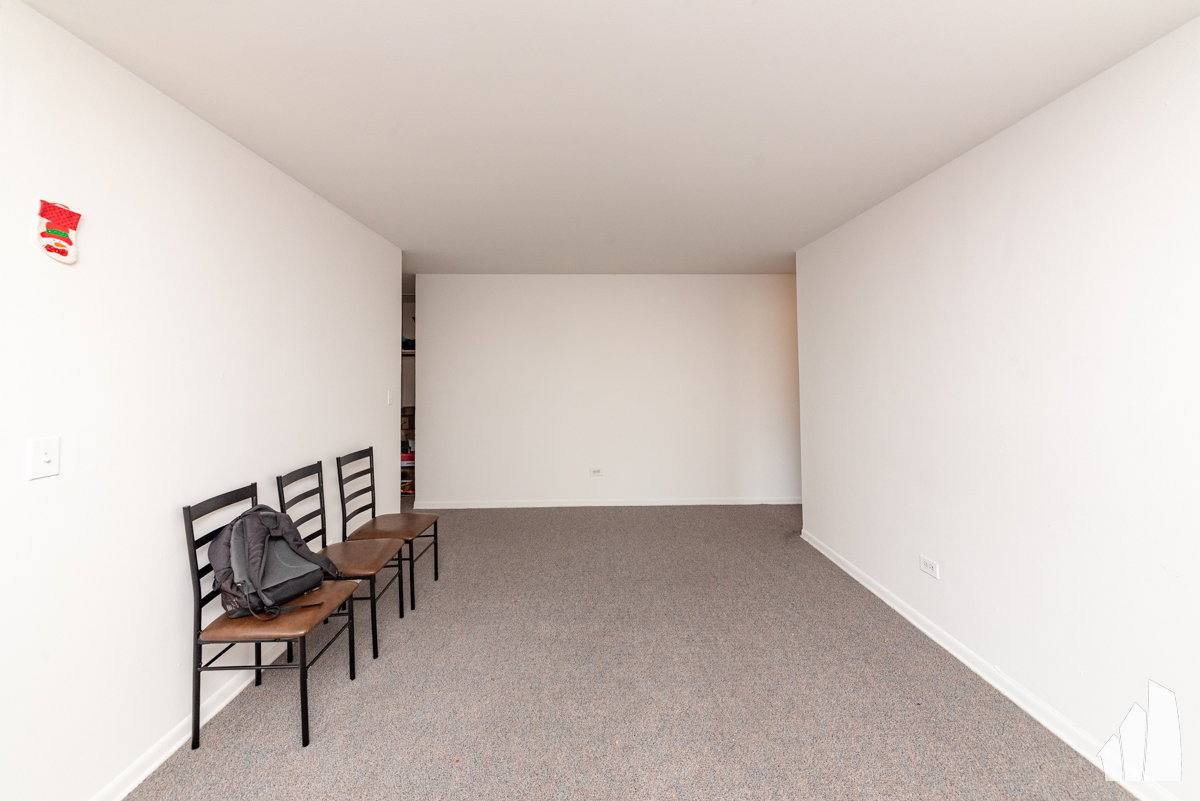 520 W Aldine Ave #505, Chicago, IL 60657