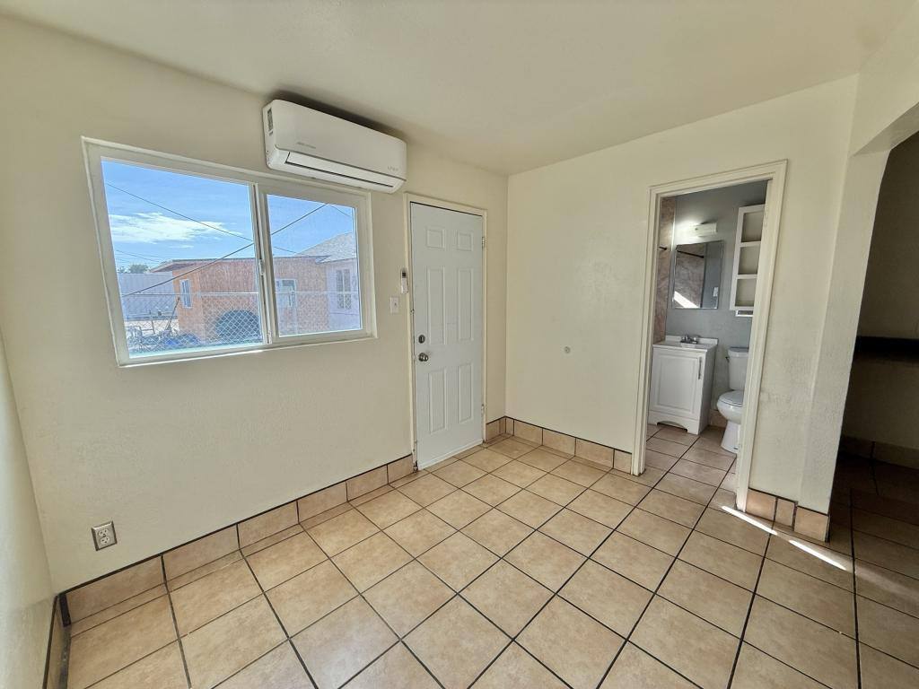 326 W 17th Place #4, Yuma, AZ 85364 - House for Rent - Image 5