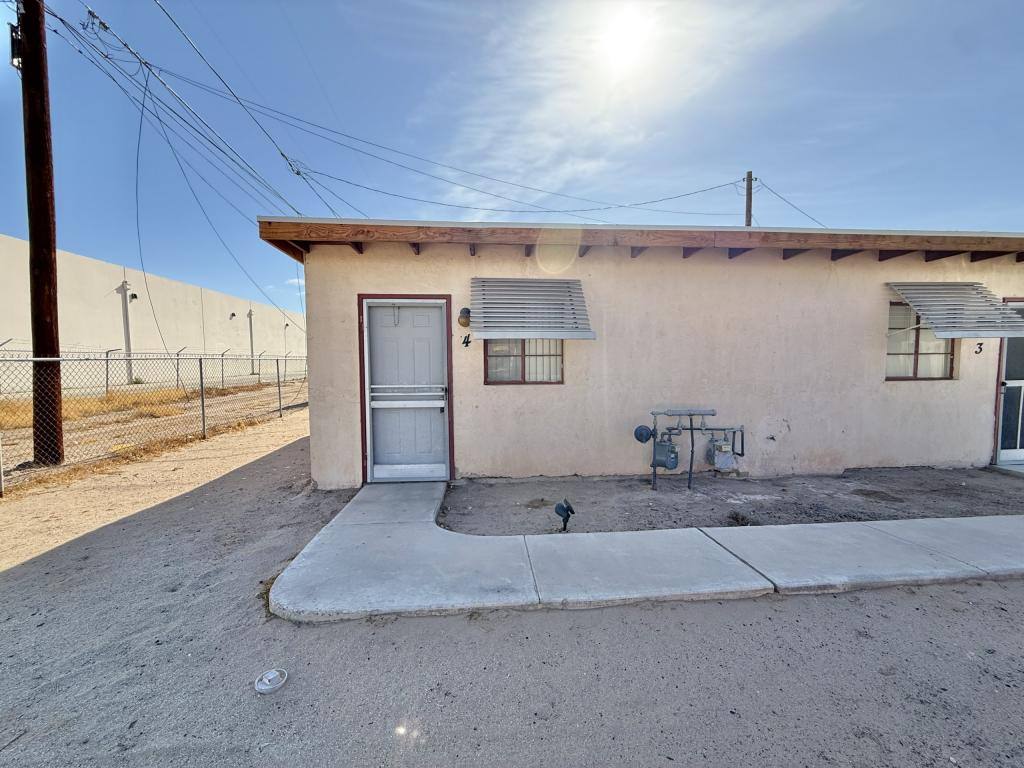 326 W 17th Place #4, Yuma, AZ 85364 - House for Rent - Image 1