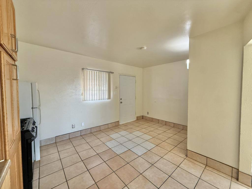 326 W 17th Place #4, Yuma, AZ 85364 - House for Rent - Image 3