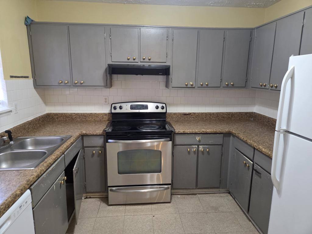 Townhouse for rent at 897 6 Oaks Circle, Norcross, GA 30093