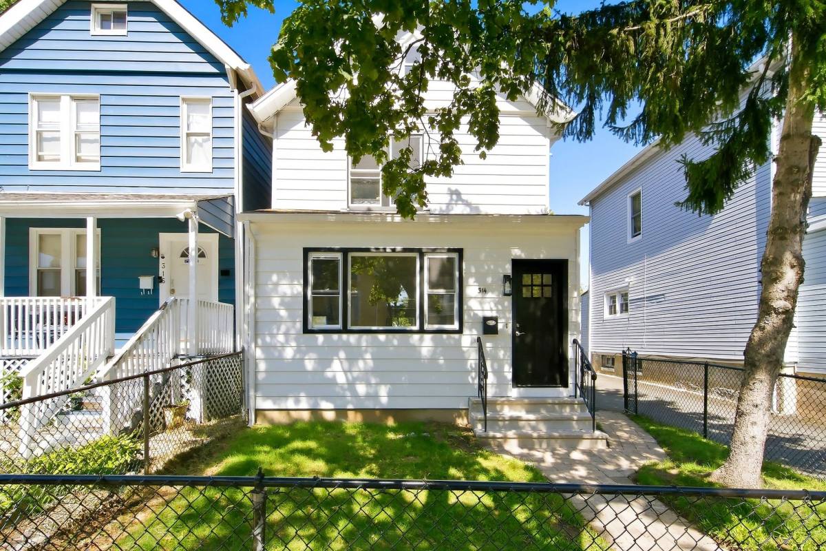 House for rent at 314 Elmwood Ave, Newark, NJ 07108