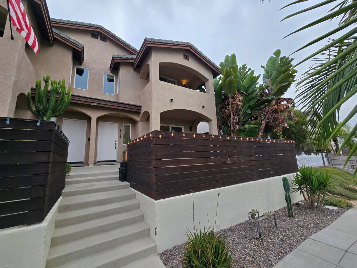 Townhouse for rent at 4279 Cleveland Ave, San Diego, CA 92103
