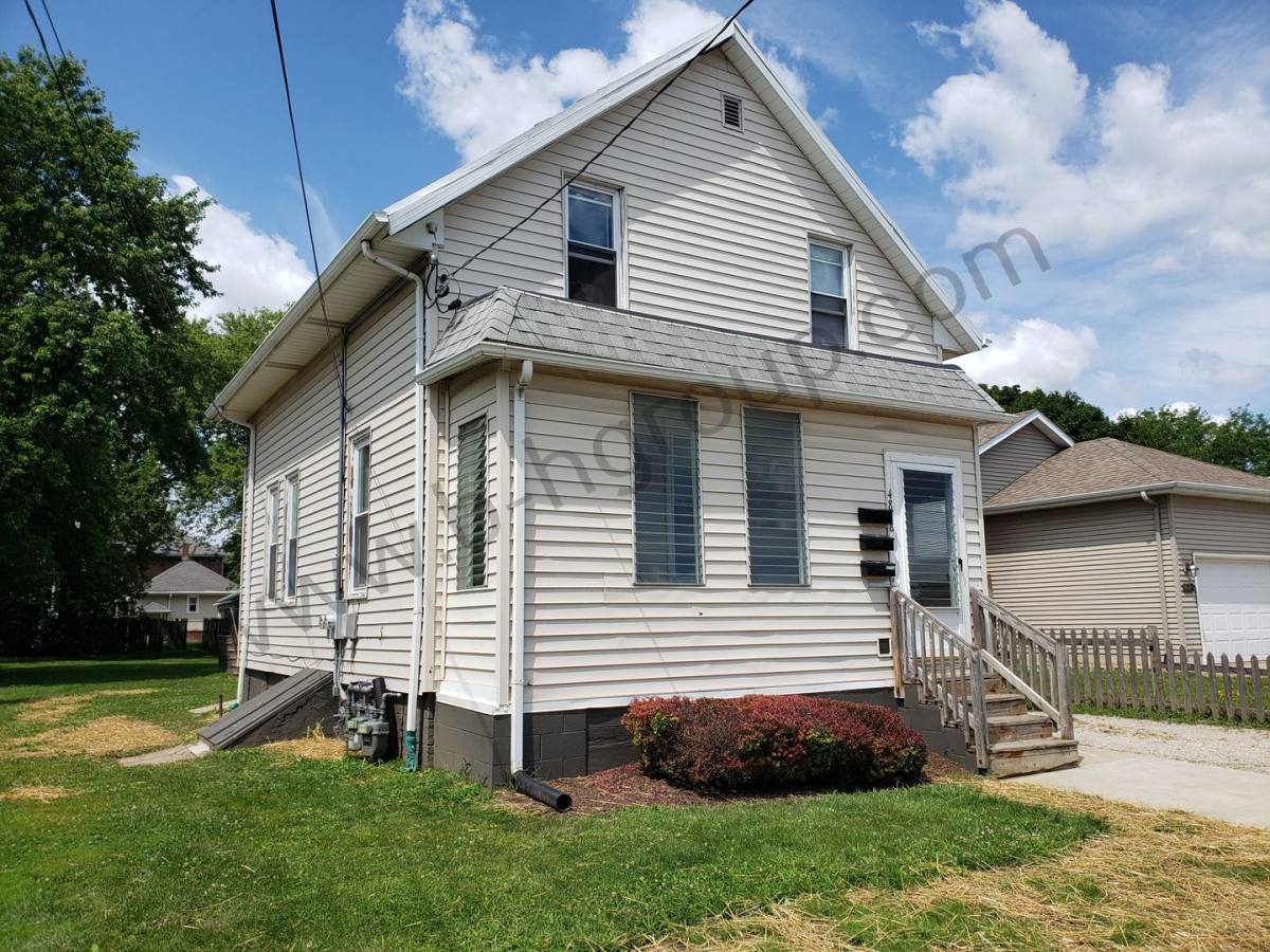 Apartment for rent at 4828 16th Ave, Kenosha, WI 53140