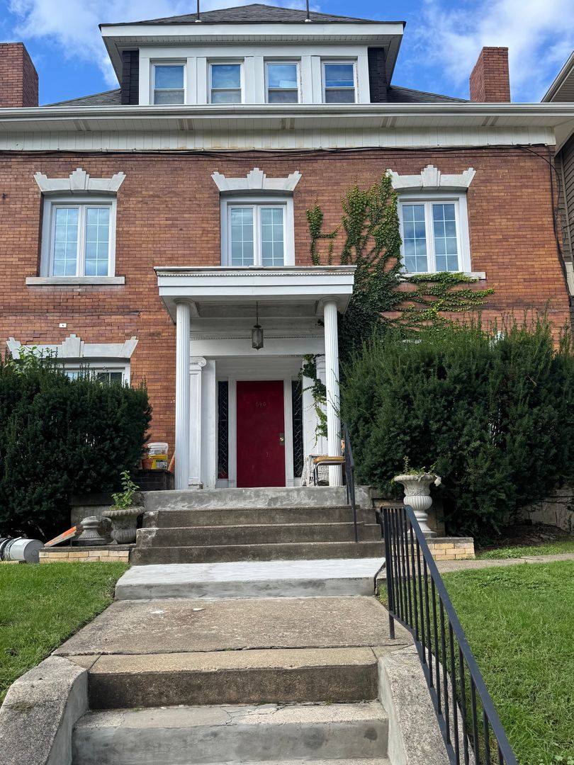 Apartment for rent at 640 College St, Pittsburgh, PA 15232