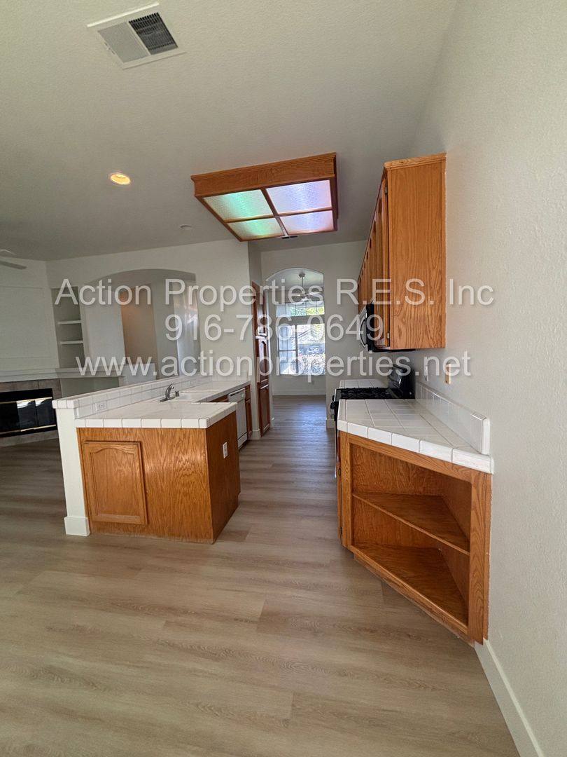 House for rent at 2432 Stefanie Dr, Rocklin, CA 95765