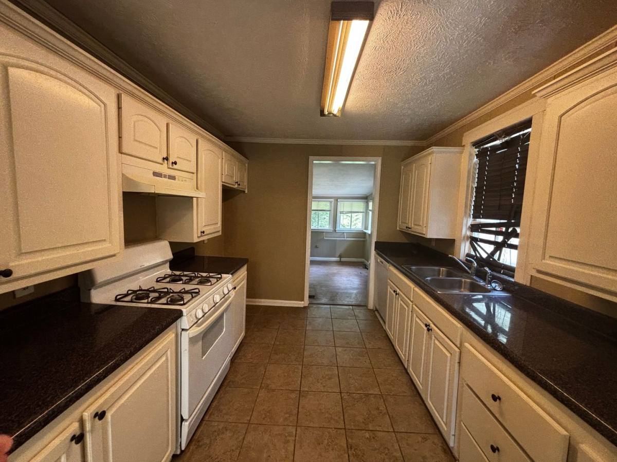 House for rent at 811 College St S, Brandon, MS 39042