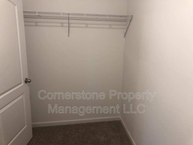 Townhouse for rent at 8285 Center Dr, De Soto, KS 66018