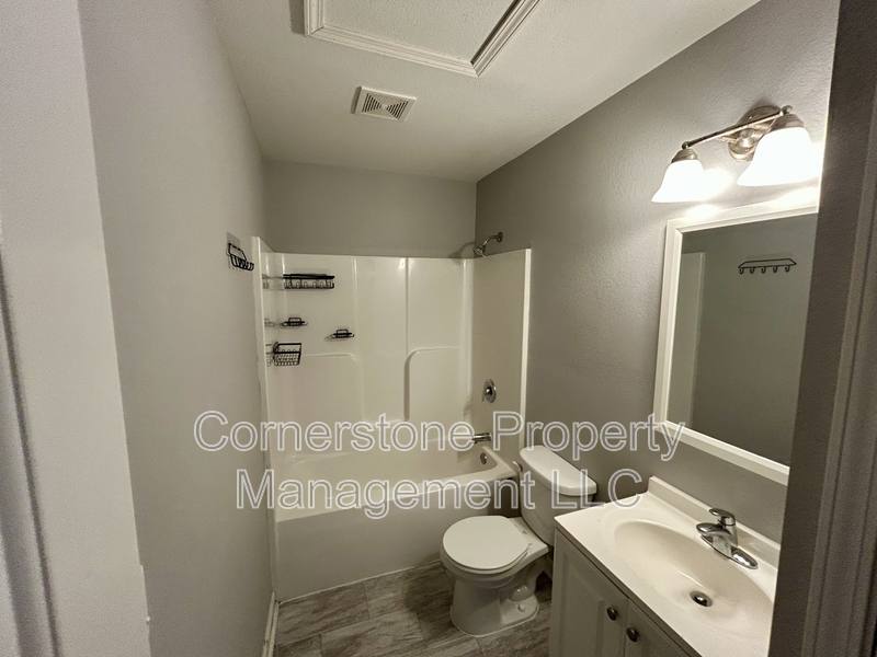 Townhouse for rent at 8285 Center Dr, De Soto, KS 66018