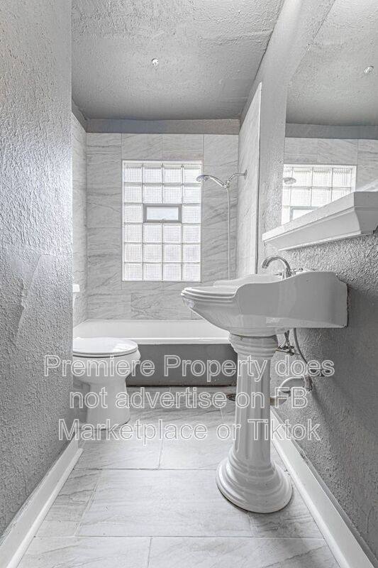 Apartment for rent at 2830 Harrison St #2S, Kansas City, MO 64109