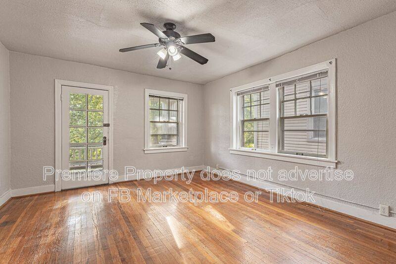Apartment for rent at 2830 Harrison St #2S, Kansas City, MO 64109